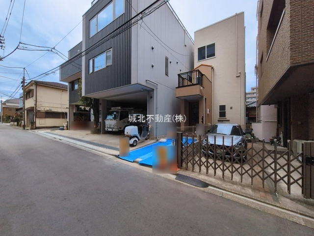 杉並区下高井戸1丁目 限定1棟の前面道路含む現地写真|現地(2026年3月4日撮影)