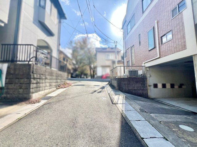【前面道路含む現地写真】の画像