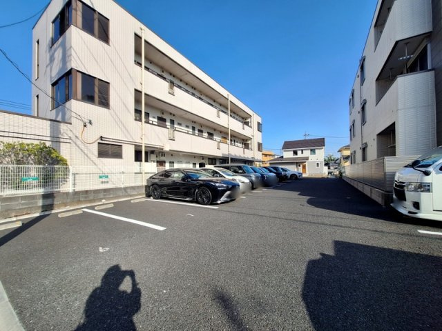 シャルマン　スクエアの駐車場