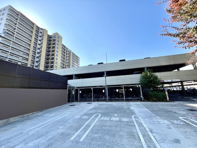 キララガーデンガーデンコートの駐車場