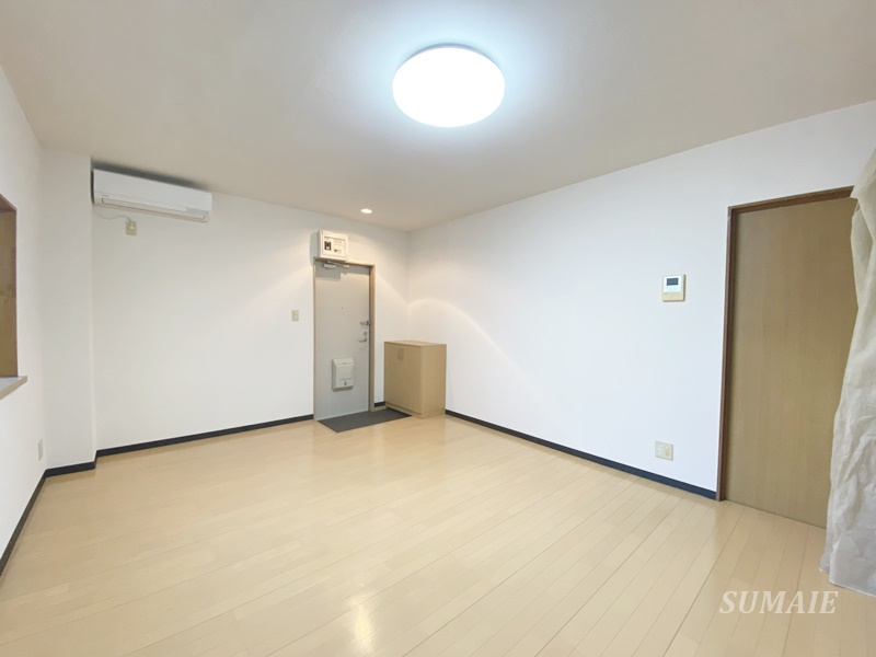 プレゼントコートの洋室|9.6帖洋室☆