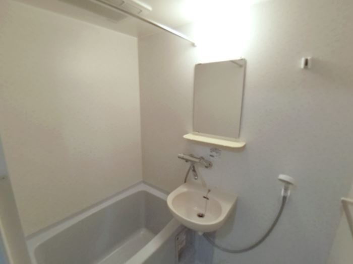 コアロード春日の浴室