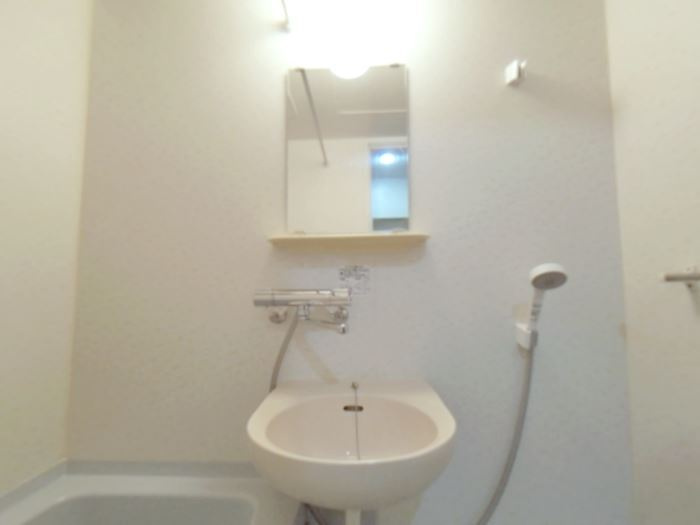 コアロード春日の洗面所