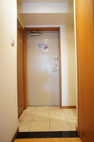 グランド・ガーラ西麻布の玄関