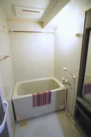 グランド・ガーラ西麻布の浴室