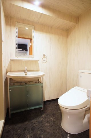 グランド・ガーラ西麻布の洗面所