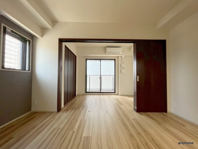 スプランディッド難波3　仲介手数料無料の居間・リビング