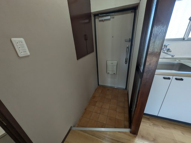 浮島マンション| 名古屋市の賃貸ならMy賃貸の玄関|浮島マンション