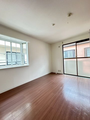 【洋室】 | エレガンツァカーサ