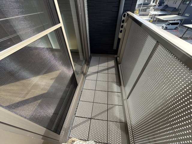 カーサグラスオエステB棟のバルコニー