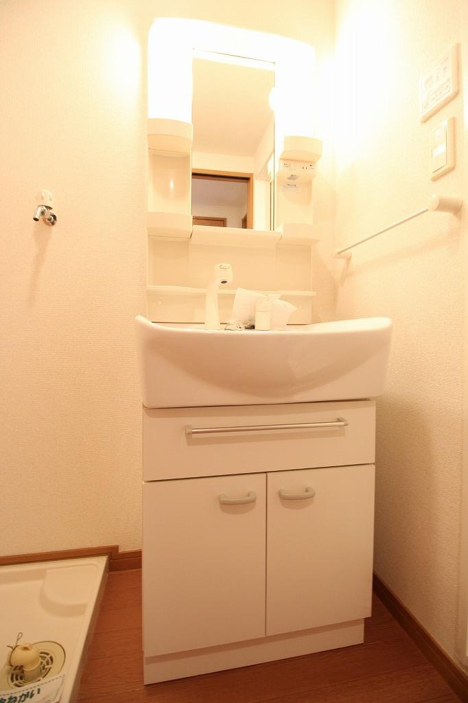 ポラリス壱番館の洗面所|※お部屋により仕様が異なる場合があります。