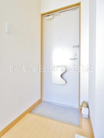 アリエスビルの玄関