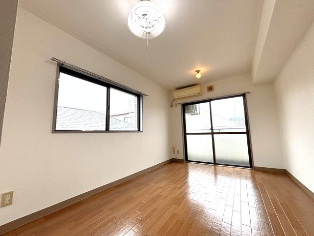 セントヒルズ高砂の居間・リビング