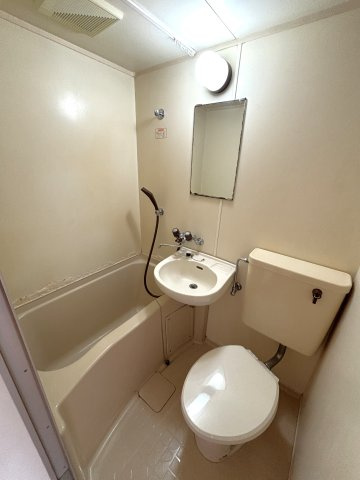 セントヒルズ高砂の浴室