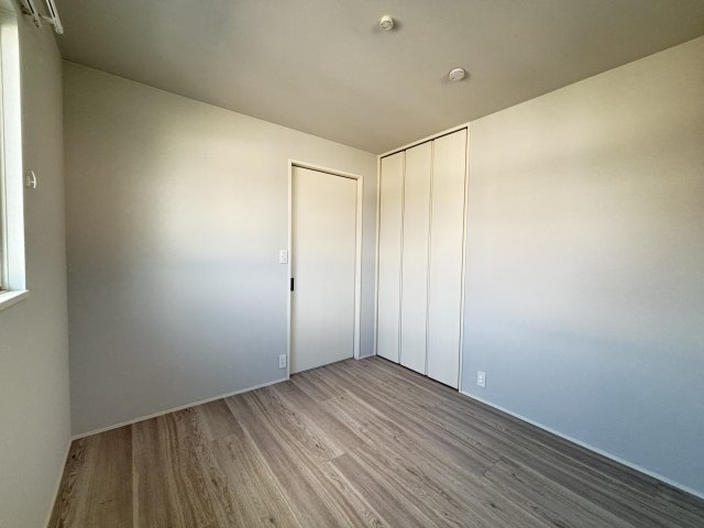 磯城郡田原本大字三笠の洋室|洋室６.4帖　クローゼット付き