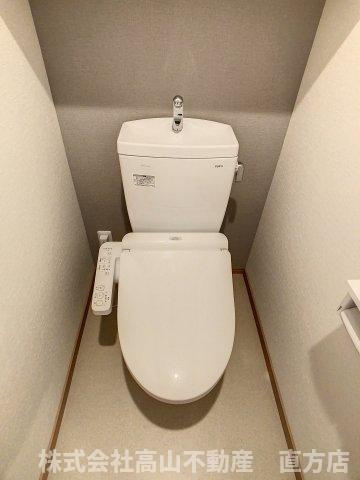 直方市大字感田の賃貸マンションのトイレ
