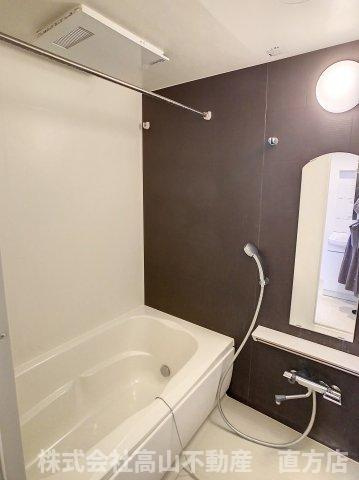 直方市大字感田の賃貸マンションの浴室