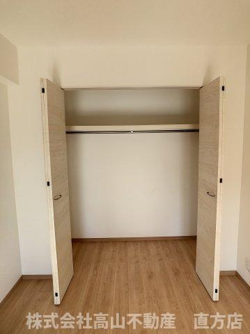 直方市大字感田の賃貸マンションの収納