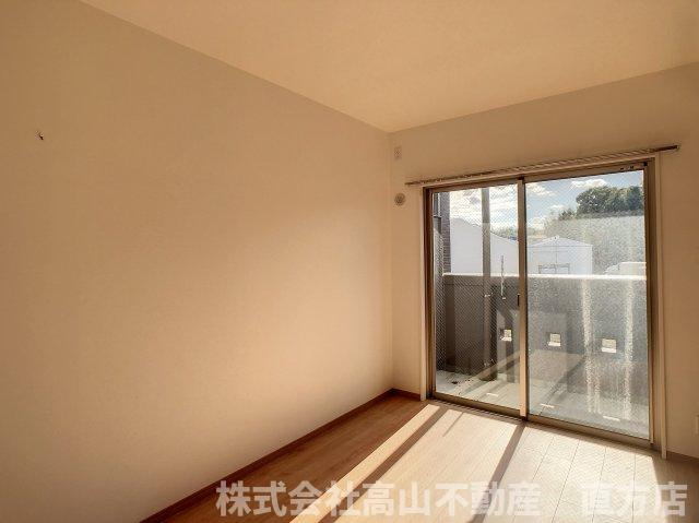 直方市大字感田の賃貸マンションの寝室