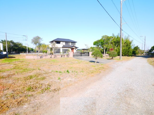 東金市二之袋　中古戸建の庭|内外装リフォーム済み令和7年11月 敷地約449坪 ドックラン・家庭菜園・バーベキューが可能です