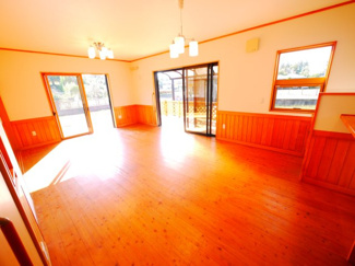 【居間・リビング】 | 東金市二之袋　中古戸建 | 内外装リフォーム済み令和7年11月 敷地約449坪 ドックラン・家庭菜園・バーベキューが可能です