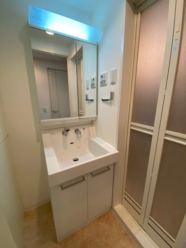 ラウル六甲道の洗面所