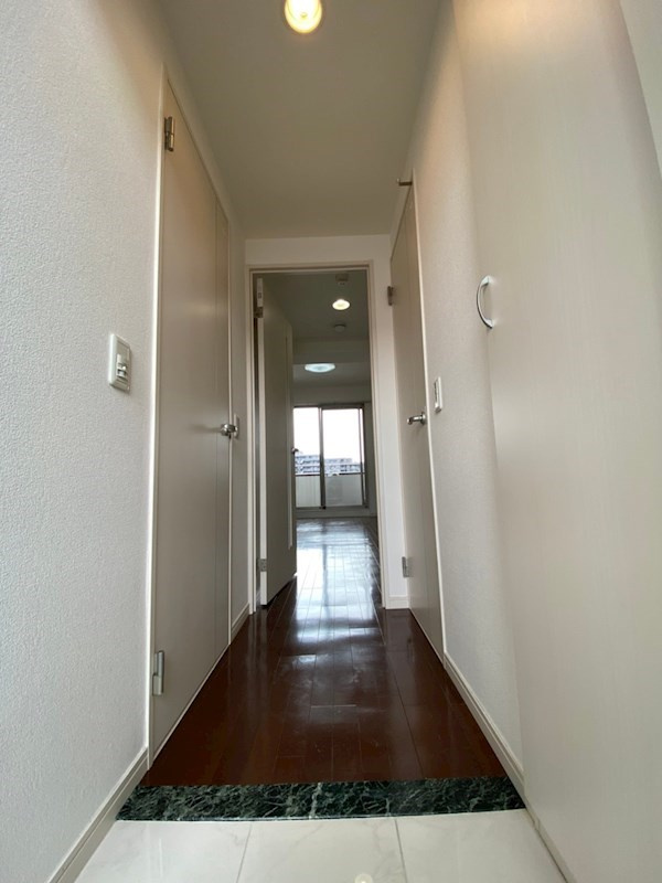 ラウル六甲道の玄関