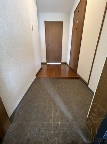 アルティスタ中津の玄関