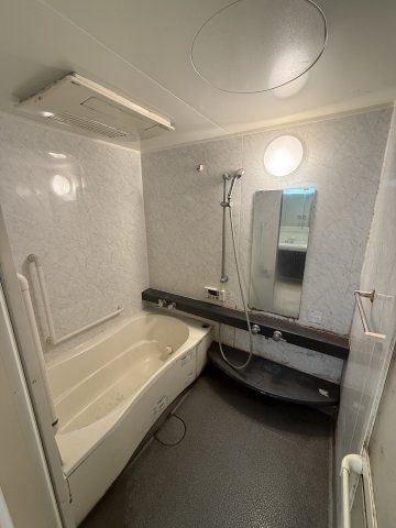 メゾンT.I.Uの浴室