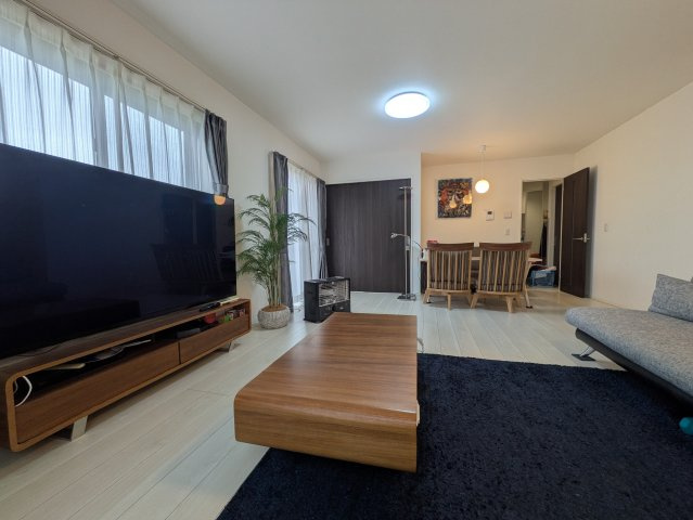 【居間・リビング】 | 安行領根岸中古戸建 | 居間です