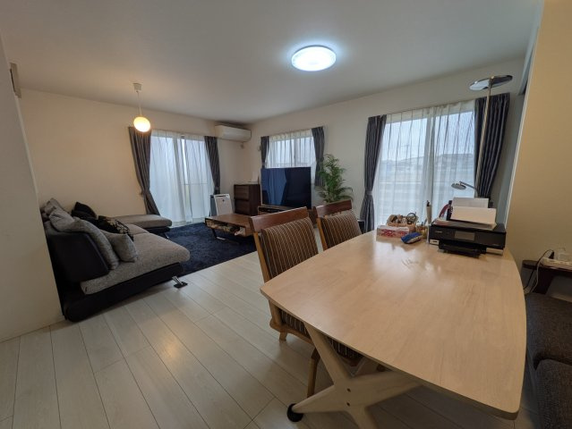 【居間・リビング】 | 安行領根岸中古戸建 | 使いやすい居間です