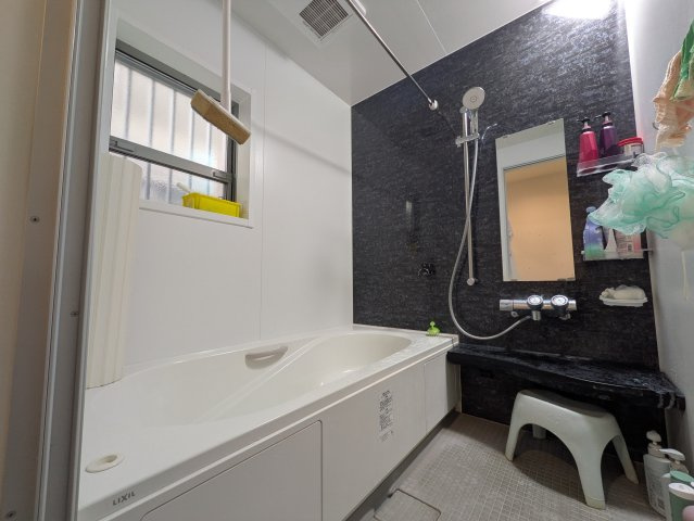 【浴室】 | 安行領根岸中古戸建 | コンパクトで使いやすいお風呂です