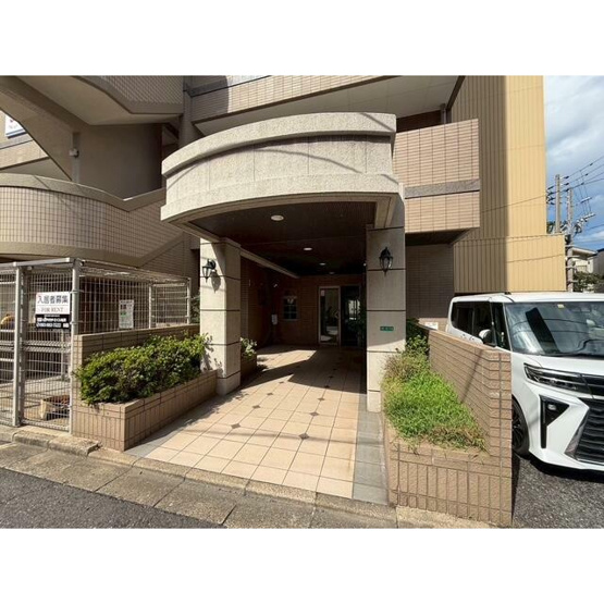 【エントランス】 | ＦＡＲＯ戸畑駅前マンション | ◆初期費用最安値コミット！「もっとお得に賃貸」を叶えます♪
◆見積もりのセカンドオピニオンも開催中♪検討中の物件もお気軽に相談下さい。
※既にお申込み済みの場合はご遠慮下さい。
