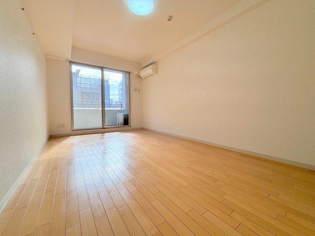 アーバンエース西中島パルの居間・リビング