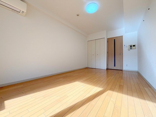 アーバンエース西中島パルの居間・リビング