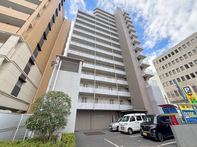 アーバンエース西中島パルの外観