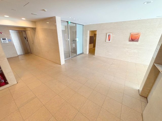 アーバンエース西中島パルのロビー