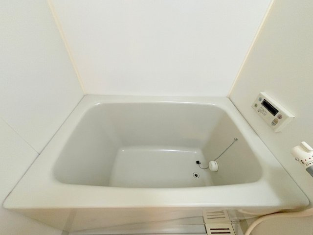 アーバンエース西中島パルの浴室