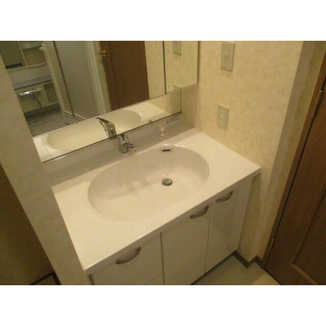 オークコートの洗面所