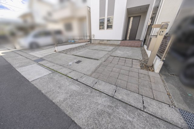北区中味鋺3丁目戸建の駐車場