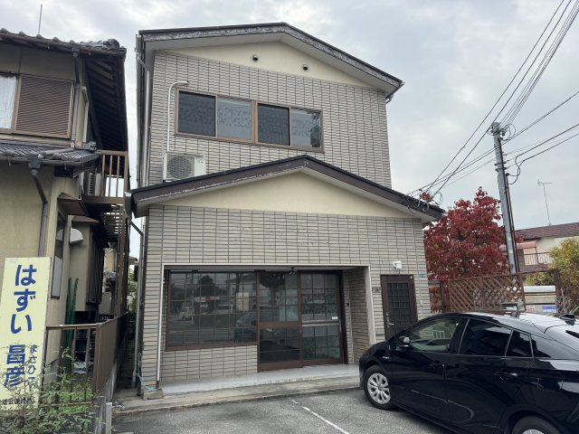 守山市吉身６丁目の店舗の外観