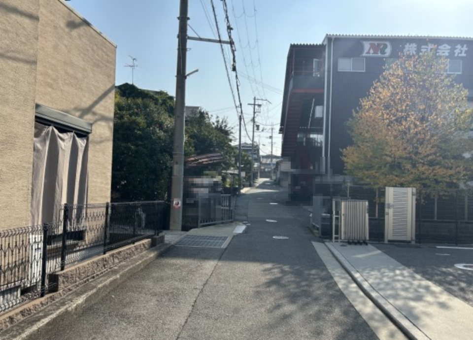 和泉市太町戸建の前面道路含む現地写真|前面道路①