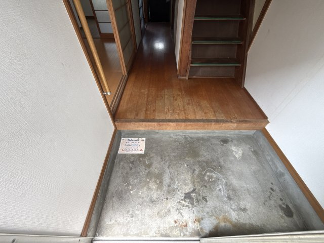 山本借家の玄関