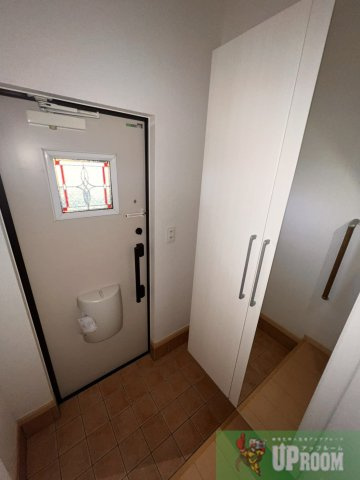 アライブKの玄関