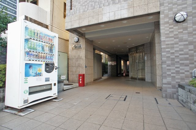 スカイコート高輪のエントランス