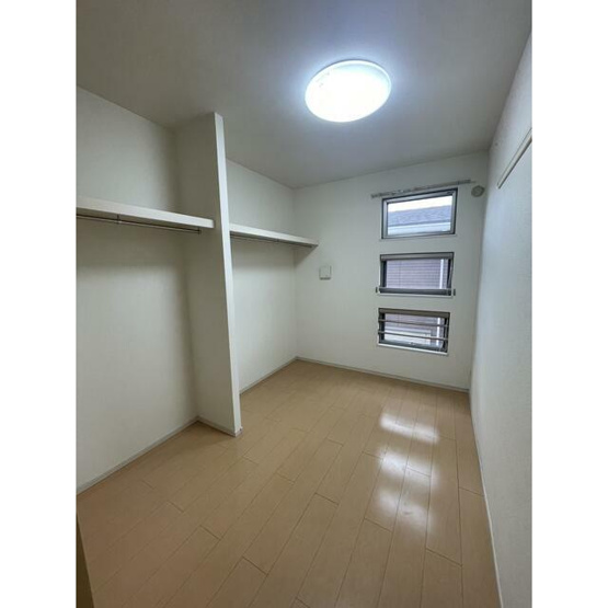 【洋室】 | 同タイプの室内写真です。現況を優先させて頂きます。