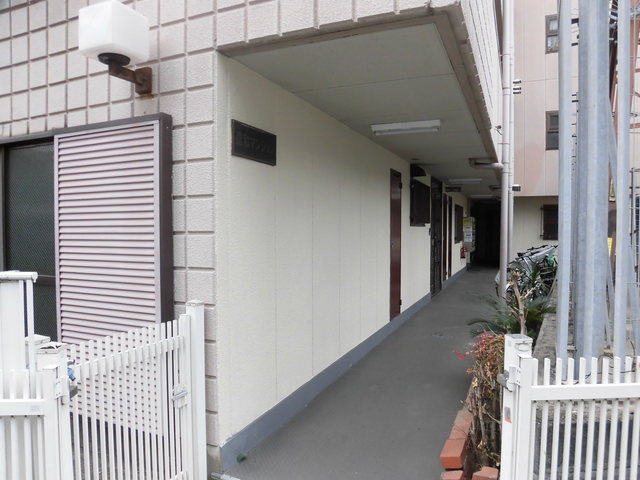 【エントランス】 | 外観にマッチしたエントランスです