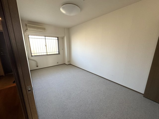 エステ・コート北柏参番館の洋室|約7.6帖の洋室