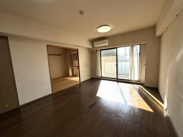 エステ・コート北柏参番館の居間・リビング|リビング