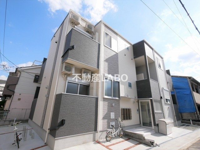 リブフラット元町の外観